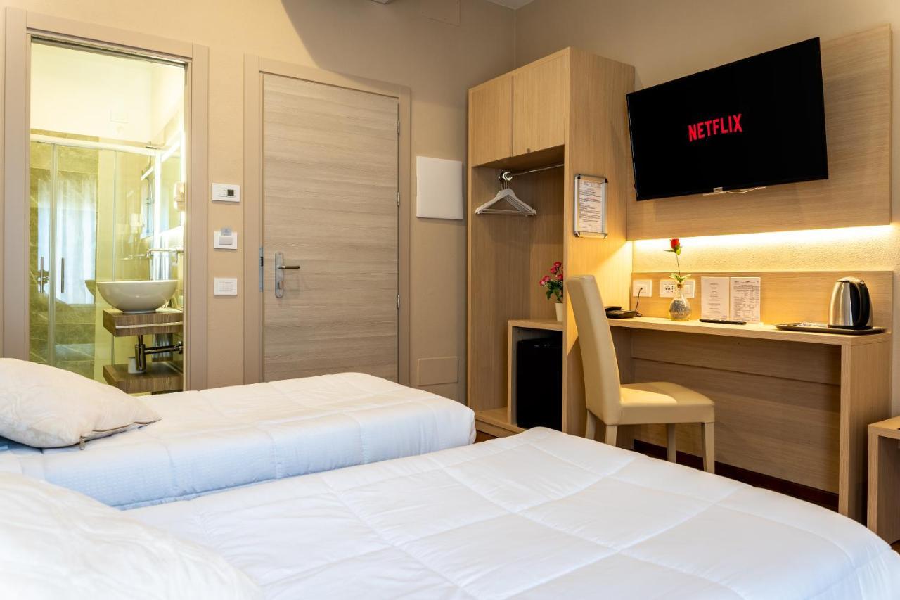 Hotel Victoria Coni Extérieur photo